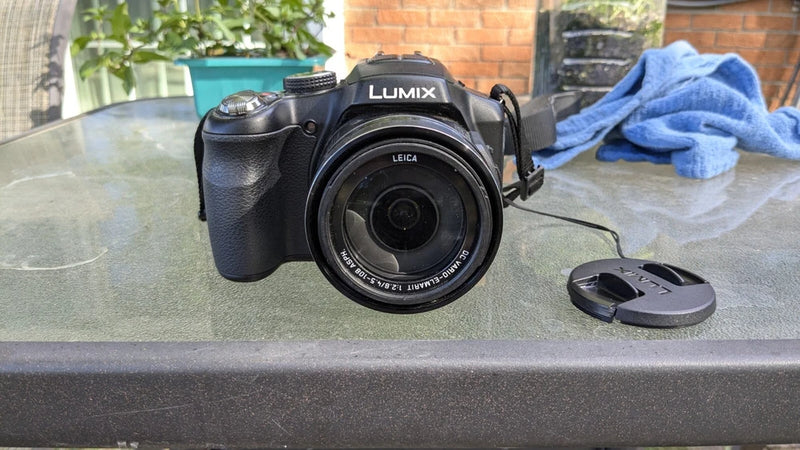 Panasonic Lumix FZ200 Digital Camera 12MP 25-600mm Leica 24x Zoom MINT