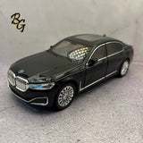 2015/2022 BMW 7 Series 760Li 1:24 Scale Diecast Model - Black - W/Box