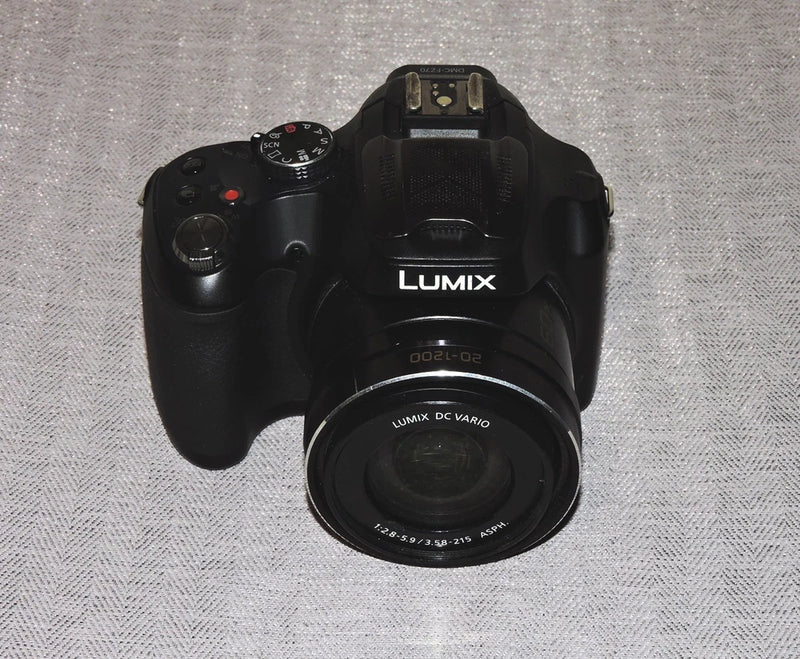 Panasonic Lumix DMC-FZ70 60X 16MP Zoom Camera; No Power Bad LCD Screen