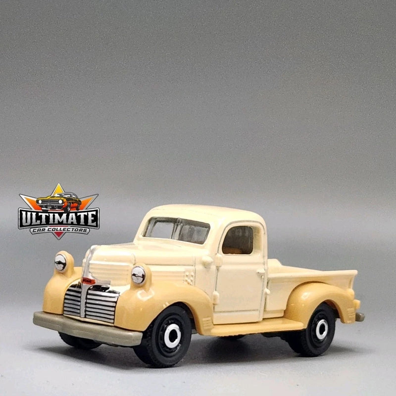 1940 40 dodge V Series Truck Collectible 1/64 Scale Diecast Model Collector Car
