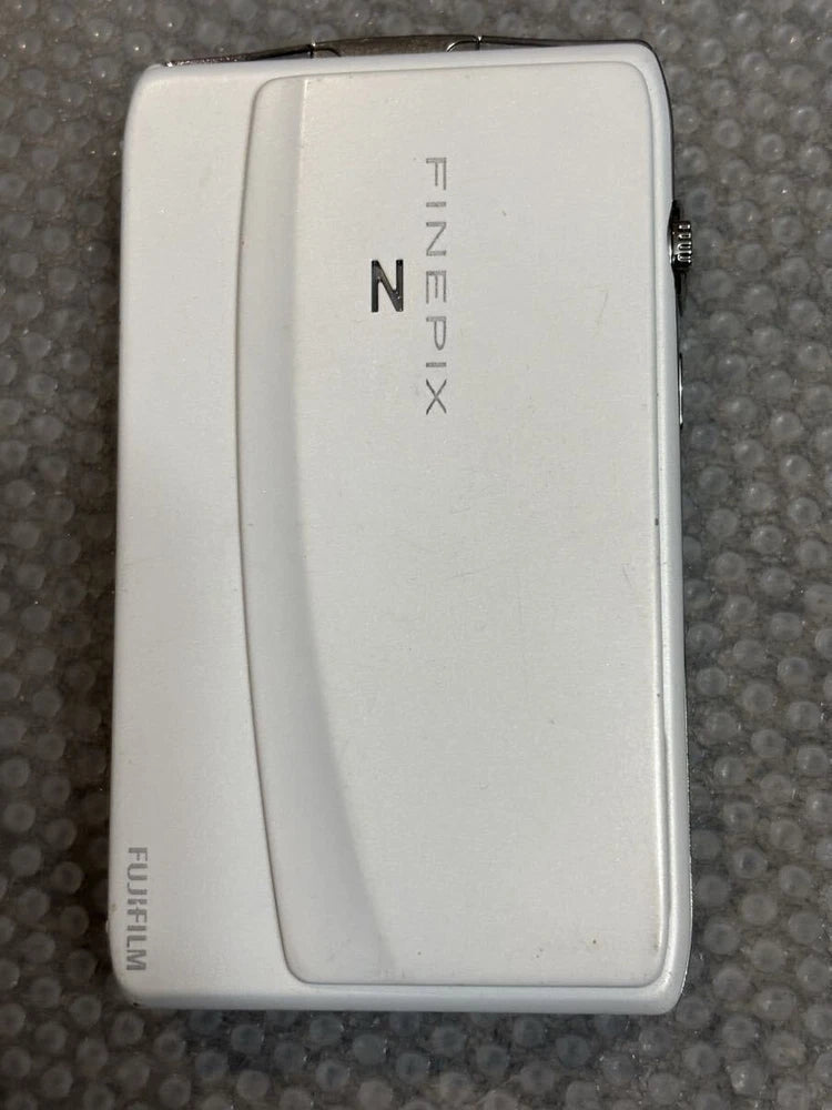 Fujifilm Finepix Z900EXR Compact Digital Camera No Battery From Japan