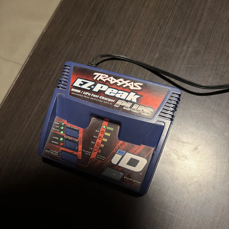 TRAXXAS Model MC-40 PN #2970 EZ-Peak Plus NiMH/LiPo Fast Battery Charger w/ iD Battery