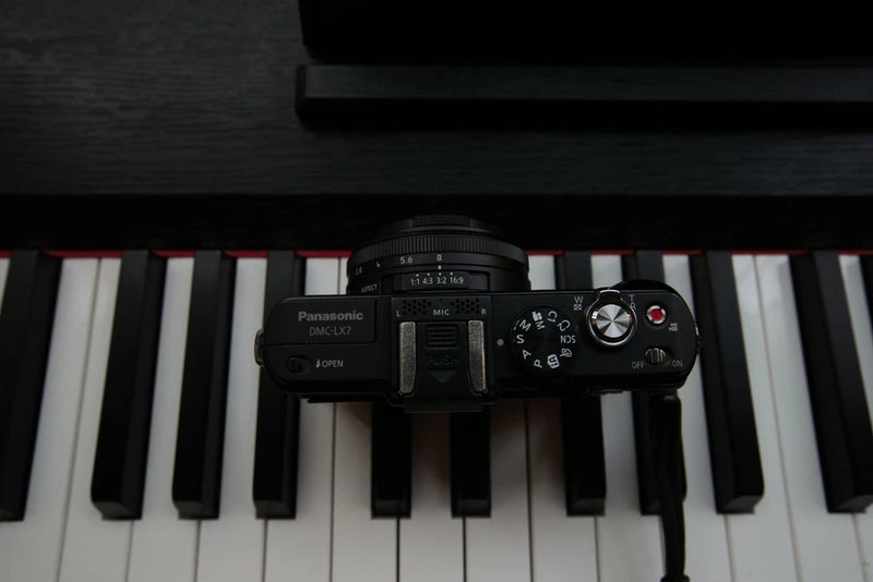 Lumix Panasonic DMC-LX7 Digital Camera English Good work