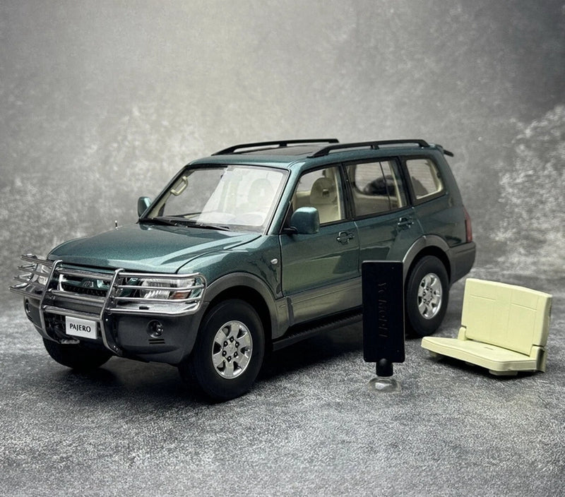 YC MODEL 1/18 Scale Mitsubishi PAJERO V73 Green Diecast Car Toy Gift