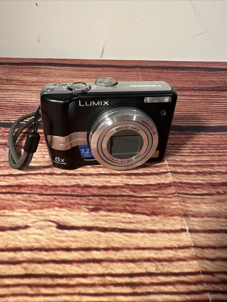 Panasonic Lumix DMC-LZ7 7.2MP 6X Zoom Digital Camera Powers On - Parts