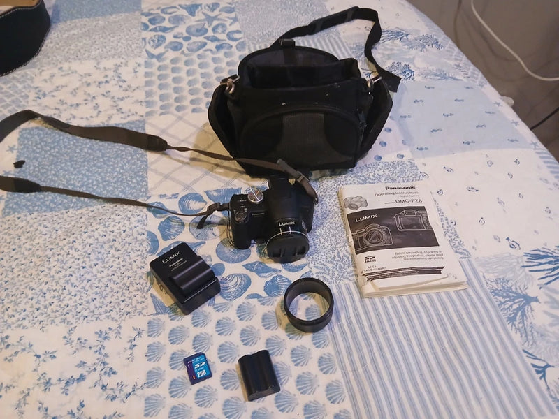 Panasonic Lumix DMC-FZ28K 10MP 18x Bridge Camera Black w/ Accessories
