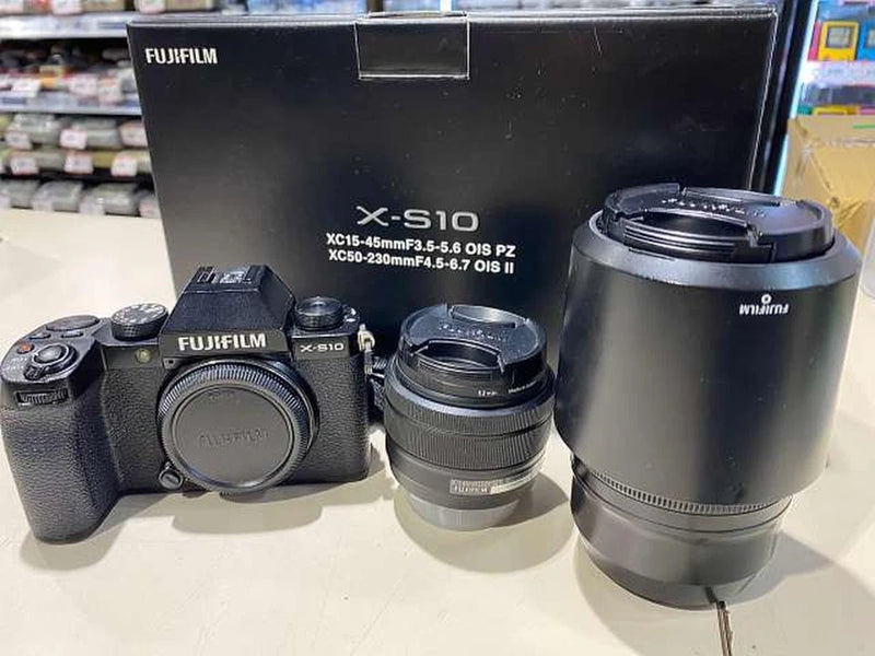 Fujifilm X-S10 Mirrorless Camera Kit 15-45mm & 50-230mm Lenses Used