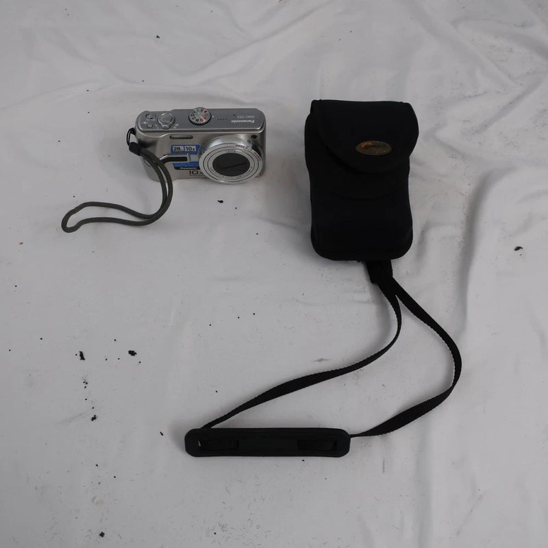 Panasonic LUMIX DMC-TZ3 7.2 MP 10x Optical Zoom Lens Silver