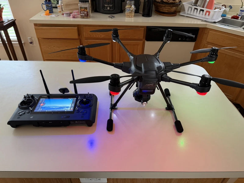 Drone- Yuneec Typhoon?H Hexacopter w/ Intel RealSense ?C Pro?Level Flight System