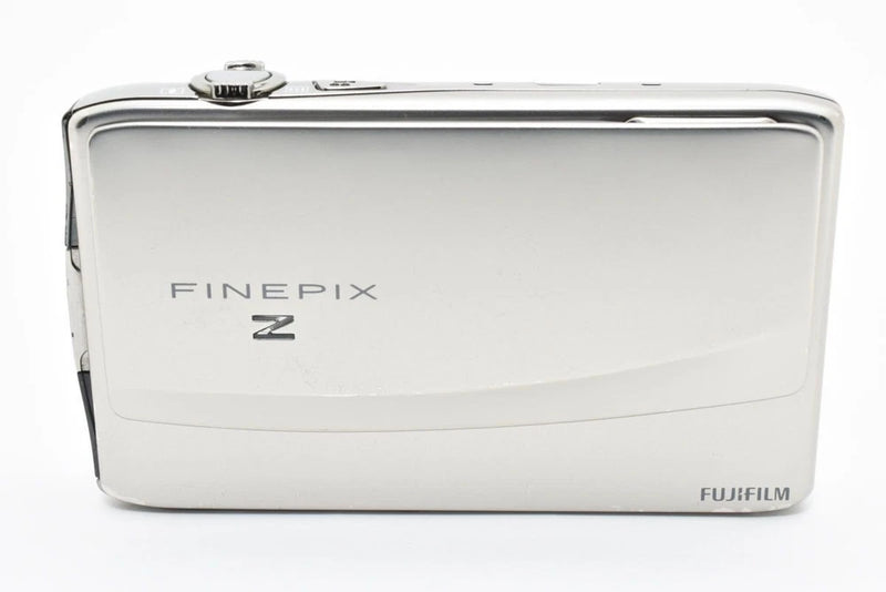 Fujifilm FinePix Z900EXR Silver Compact Camera Excellent Condition, 12MP