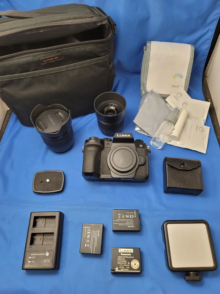 PANASONIC DC-G95D 20.3 MP MIRRORLESS CAMERA WITH ACCESSORIES