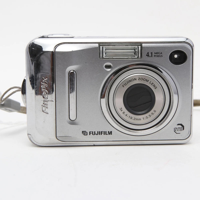 Vintage Fujifilm FinePix A400 4.1MP Digital Camera Compact Silver PARTS READ