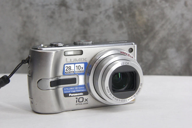 Panasonic Lumix DMC-TZ3 | Scratched Lens | 7MP, 10x Optical Zoom, No Bat