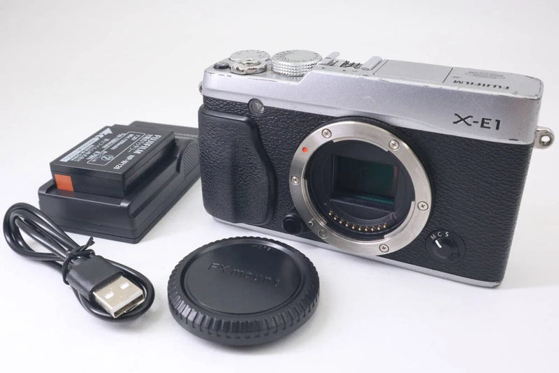FUJIFILM X E1 Mirrorless Digital Camera Silver (f14168)