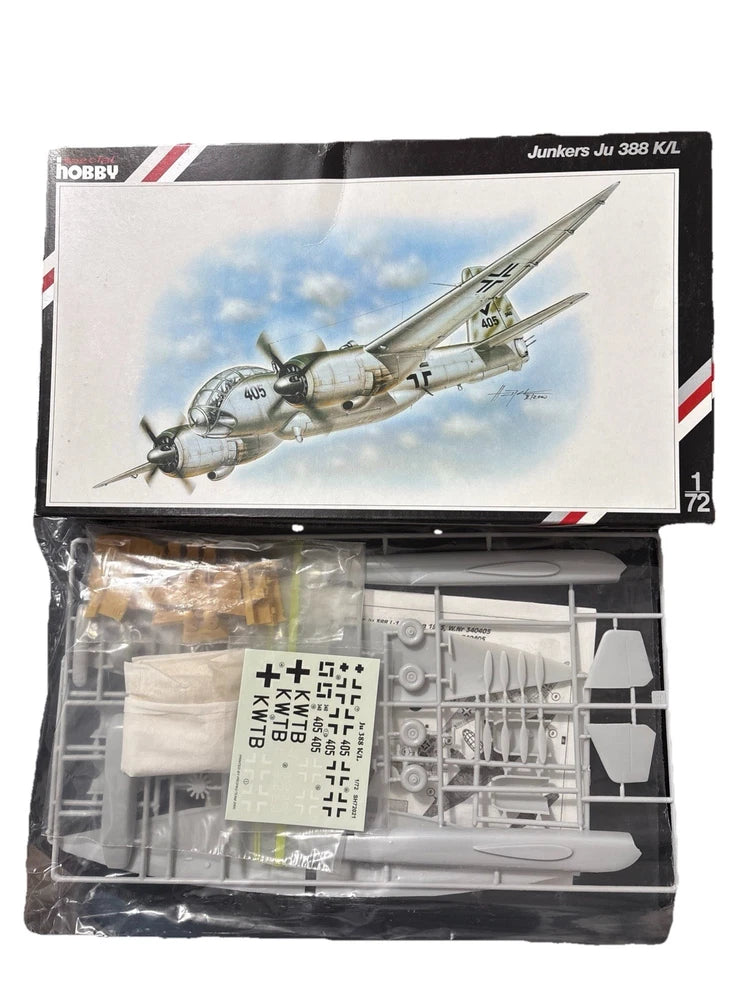 1:72 Junkers Ju 388 K/L model kit with molded parts in open box