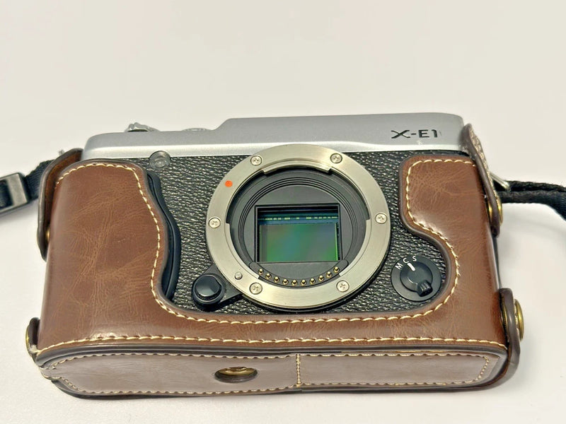 Fujifilm X-E1 16MP Mirrorless Digital Camera Body only Silver *8plus Condition