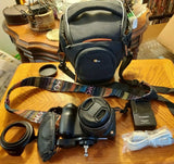 Panasonic Lumix DMC-FZ200 12.1MP Digital Camera w/Leica?25-600 Zoom Lens +Extras