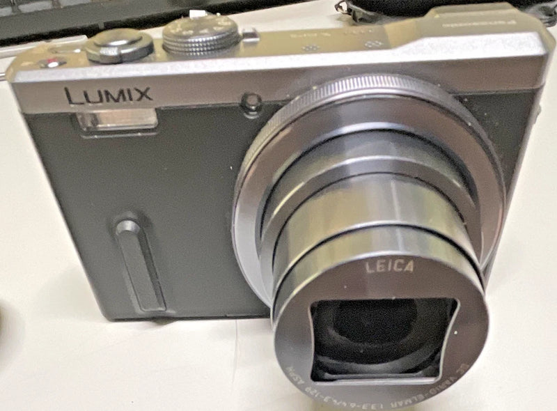 Lumix DMC-ZS40 Black 18 MP With Case & Charger 18 Megapixels Very Good Condition