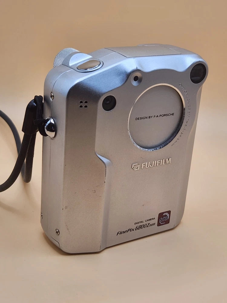 Fujifilm Finepix 6800Z Zoom Camera. Porsche Design. 16MB Smartmedia. No Power