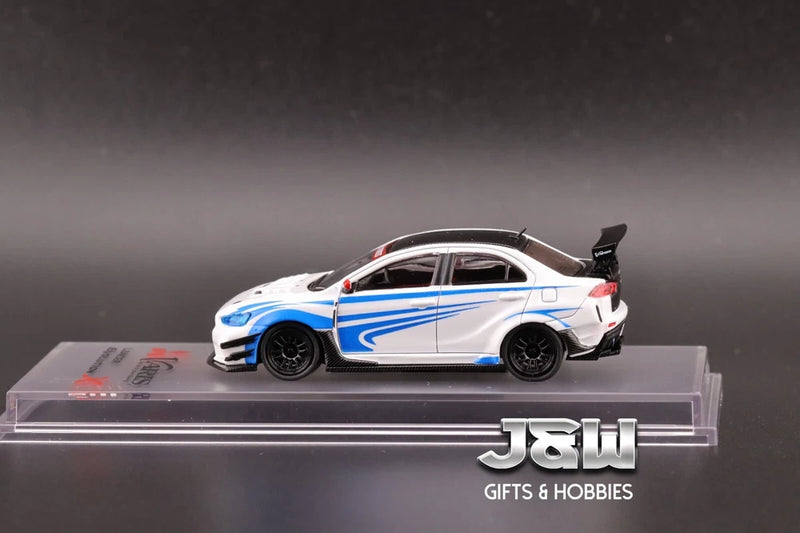 CM Model Mitsubishi Lancer EVO X White Varis Wide Body 1/64