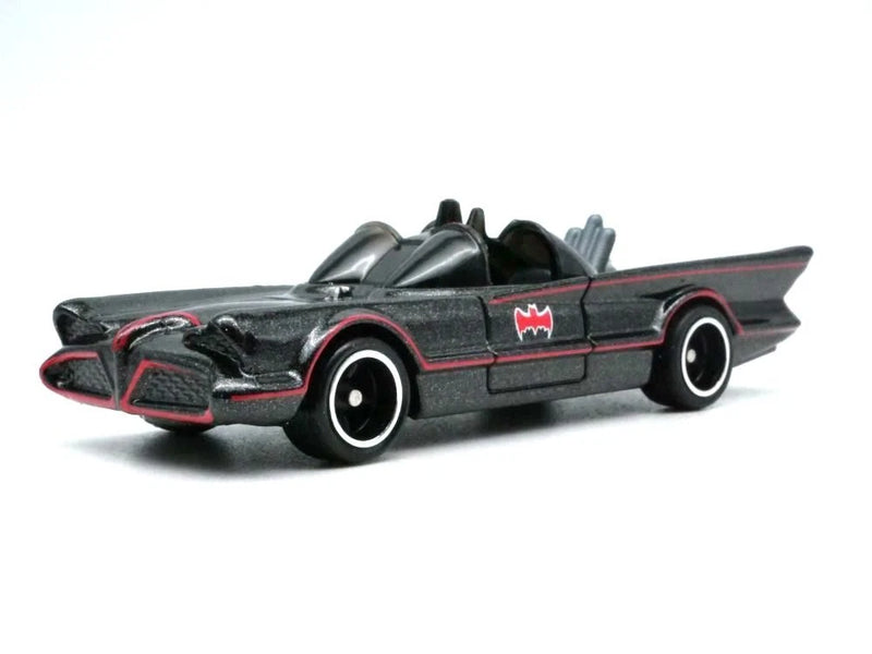 DC COMICS BATMOBILE REAL RIDERS  1:64 SCALE  DIECAST COLLECTORS  MODEL CAR