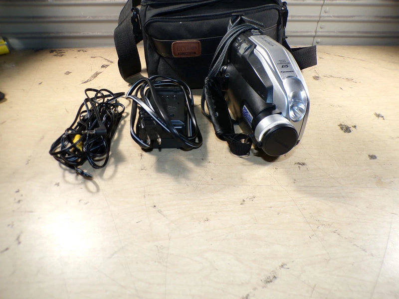 PANASONIC PV-L354D CAMERA
