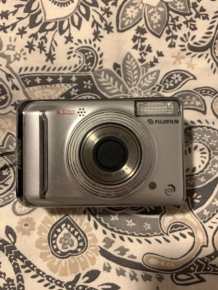 Silver Fujifilm FinePix A600 6.3 digital camera - tested working