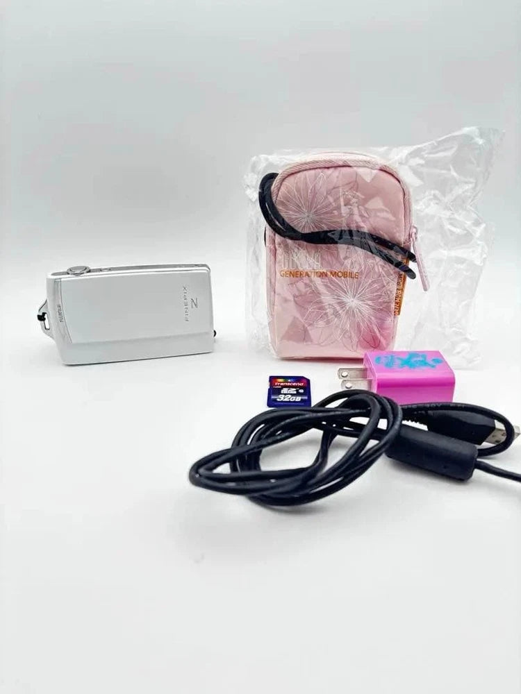 FUJIFILM FinePix Z110 Compact Digital Camera Tested with Accessories