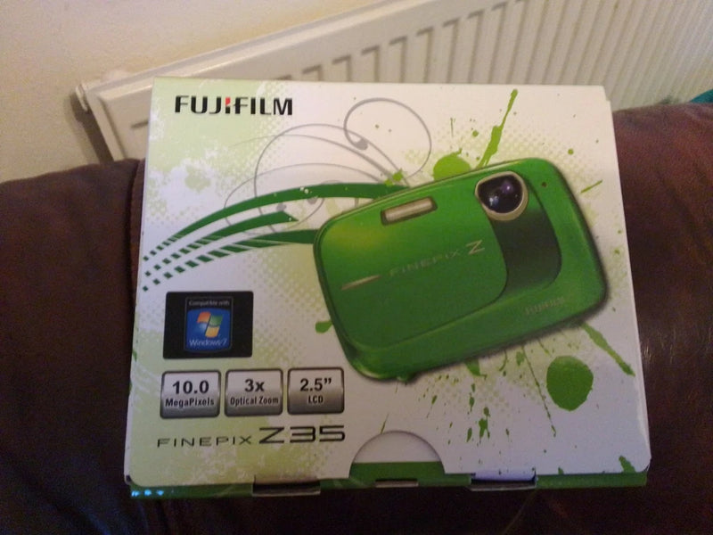 Fujifilm Finepix Z35 10MP Digital Camera - Green RARE NEW