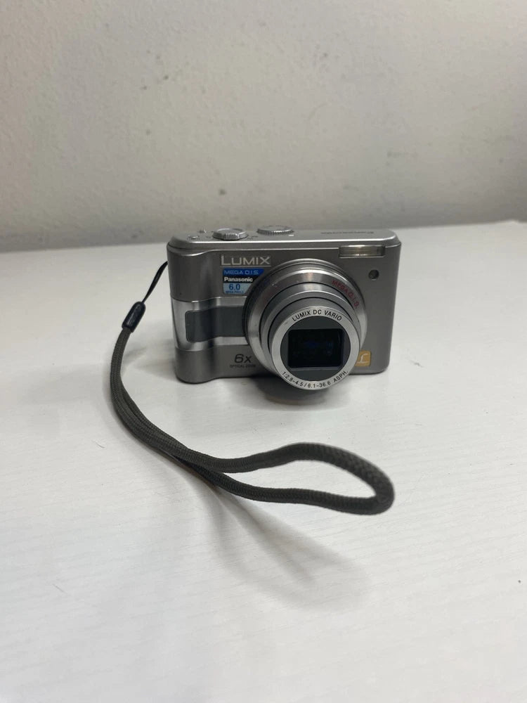 Panasonic Lumix DMC-LZ5 6,0MP Digital Camera - Silver - Parts Only
