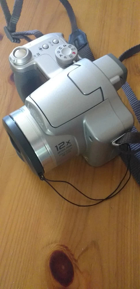 Panasonic Lumix DMC-F27  Digital Camera Silver Complete With soft Case & leads