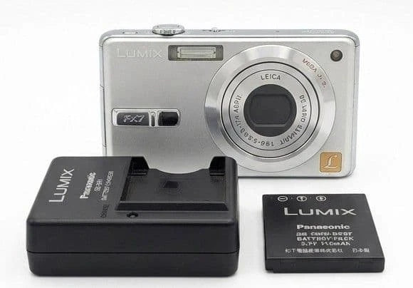 Working Panasonic LUMIX DMC-FX7 Digital Camera