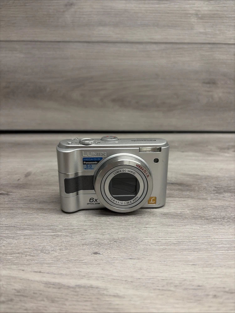 Panasonic LUMIX DMC-LZ2 5 MP Digital Camera 6X Optical Zoom Parts Only