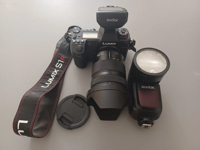 Panasonic LUMIX S1R 47.3MP Mirrorless Camera Kit with 24-105mm F4 OIS Zoom Lens