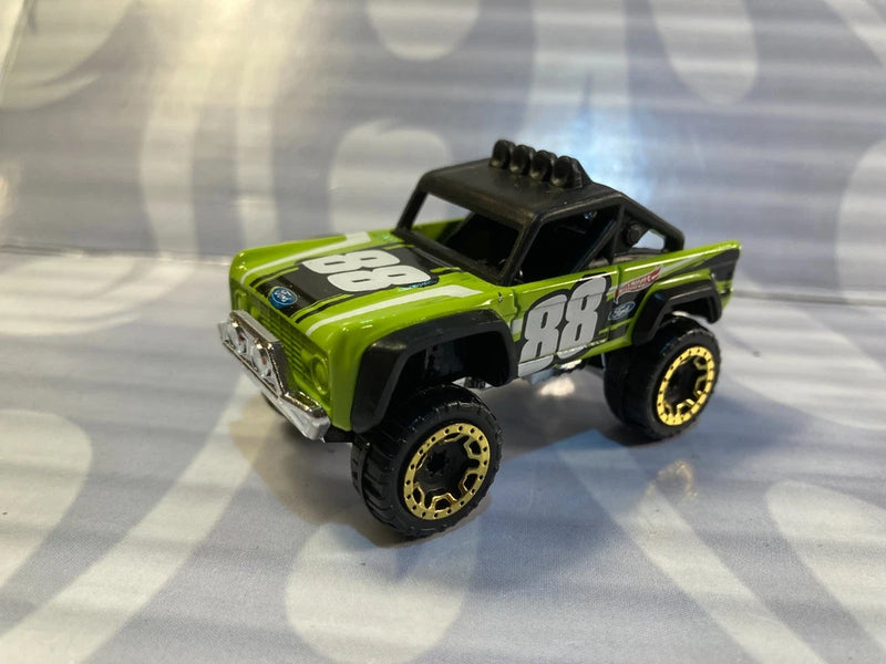 HOT WHEELS loose =  CUSTOM FORD BRONCO = LIME GREEN  #88