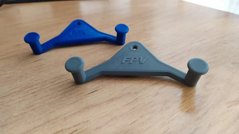 Drone Wall Mount Display Stand for 5 Inch FPV Racing Quadcopter - Garage Worksho