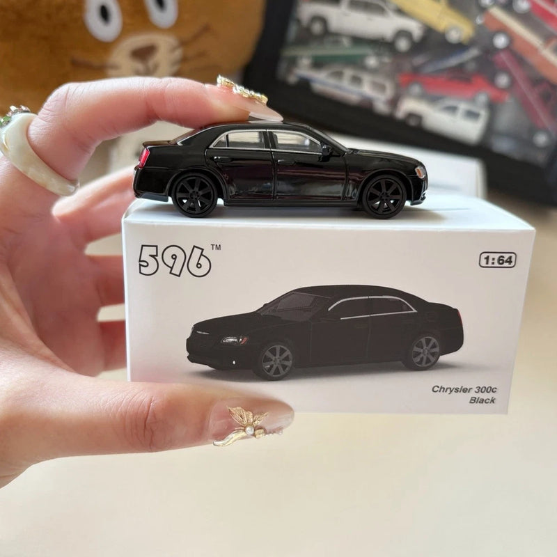 596 Model 1/64 Chrysler 300c Black Die-Cast Car Model