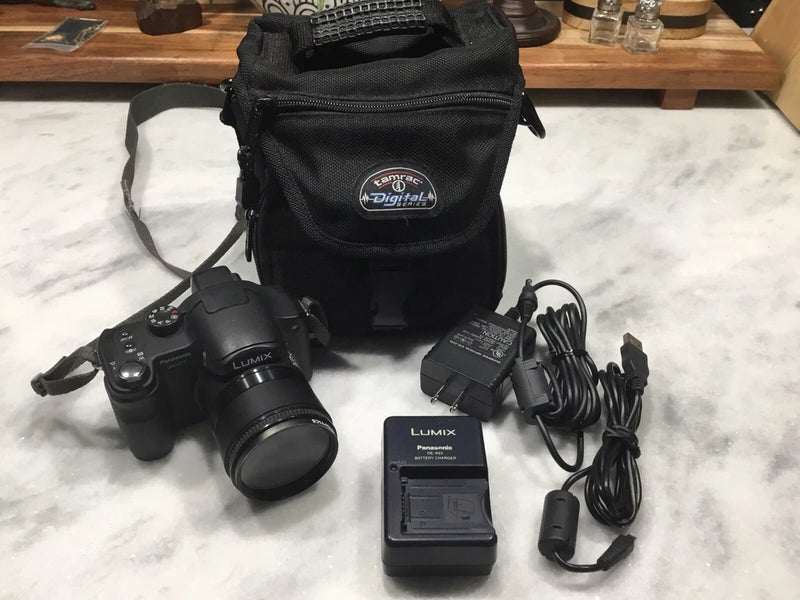 Vintage Panasonic LUMIX DMC-FZ7 6.0MP Digital Camera Black w/Batteries & Charger