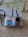 Fujifilm 8.2 Megapixels Five Times Zoom Comes With The Charger Used Accident .