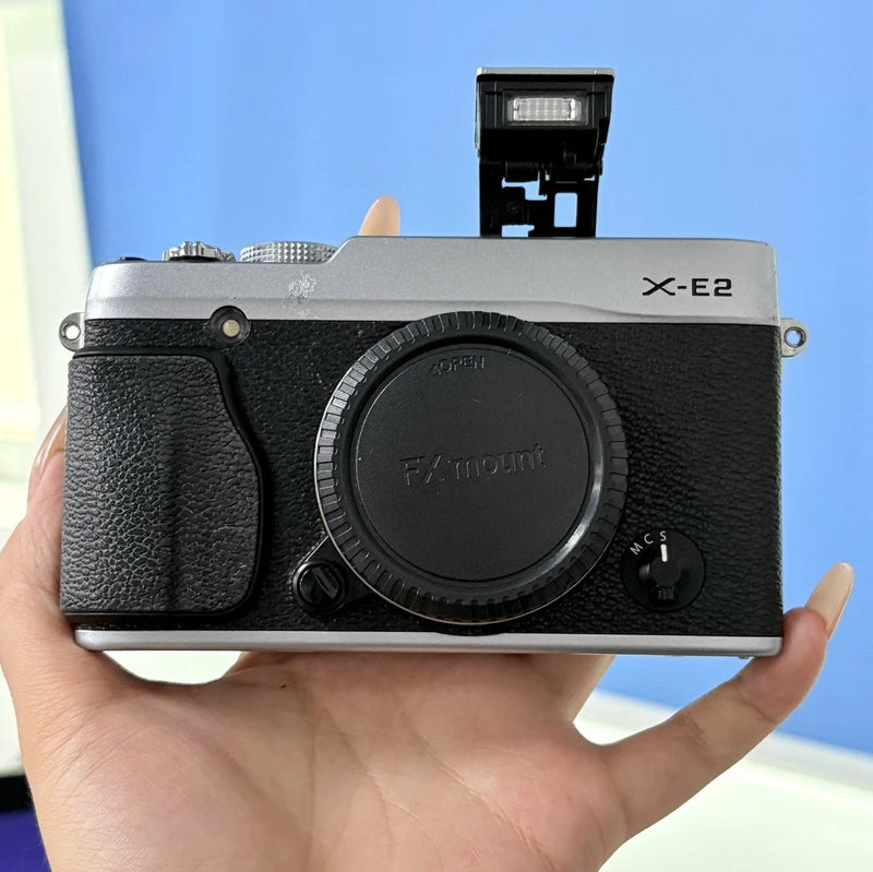 Fujifilm X Series X-E2 XE2 16.3MP Digital Camera - Silver (Body Only)