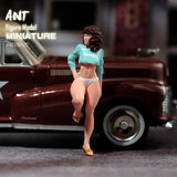 1/87 Sexy Girl Lean Scene Props Miniatures Figure Doll Model For Car Vehicle Toy
