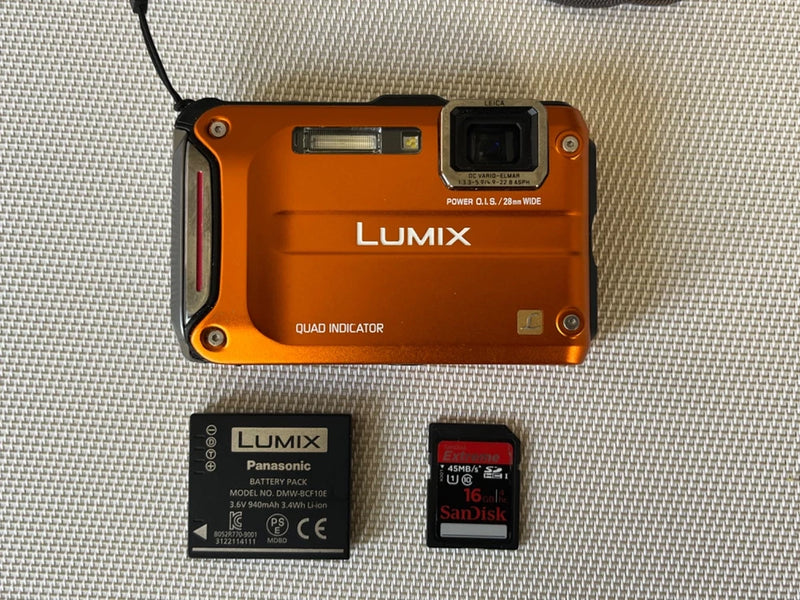 Panasonic LUMIX DMC-FT4 / 12MP shock/waterproof Digital Camera - Orange
