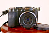 Fujifilm Finepix S1800 Digital Camera 12 MP Working
