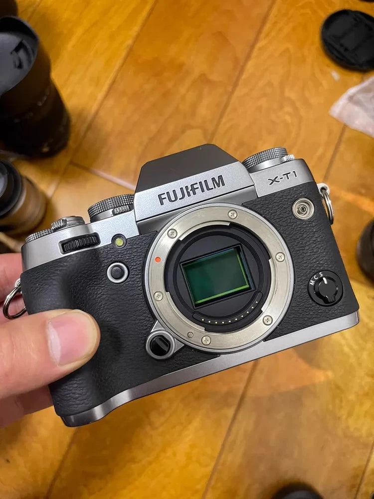 Fujifilm Fuji X-T1 XT1 Mirrorless Digital Camera(Body Only) English Silver