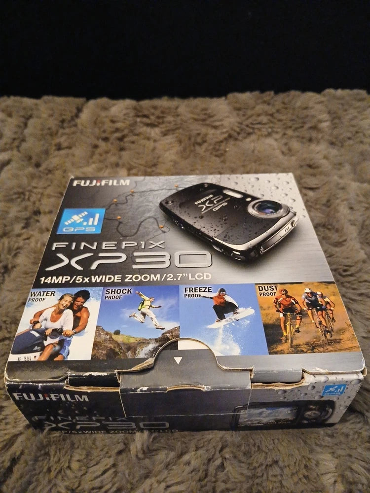 Fujifilm Digital Camera FinePix XP30 14.0MP Camera Charger USB Cable And Battery