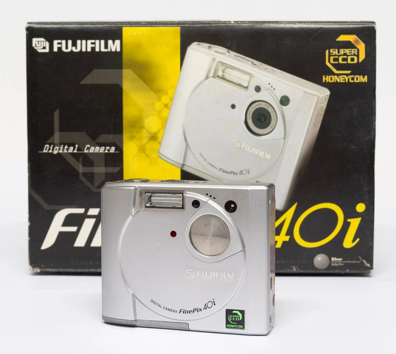 Working Fujifilm FinePix 40i Digital Camera 2.5MP  Boxed from 2000!