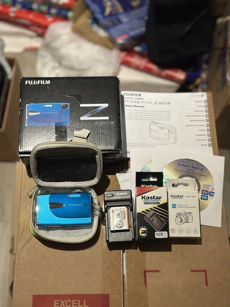 FUJIFILM FinePix Z20fd Blue 10.0MP 3x Optical Zoom Digital Camera & accessories