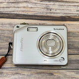 FUJIFILM FinePix V10 Compact Camera Tested Working From Japan