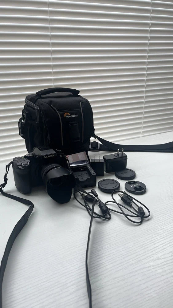 Panasonic LUMIX G7 4k Mirrorless Interchangeable Lens Camera Black USB w/ Bag