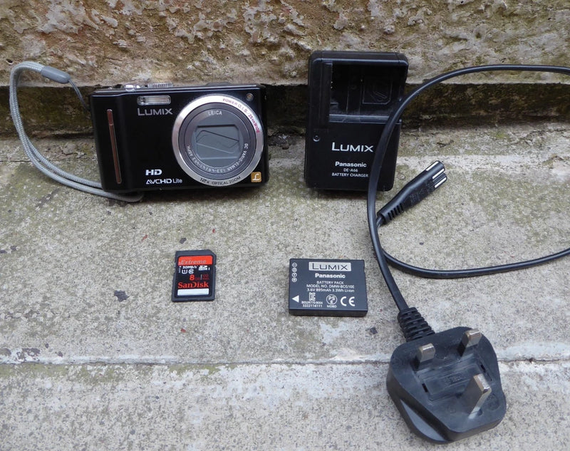Panasonic Lumix DMC-TZ10 12MP Digital Camera 12x Zoom Leica & Charger READ NOTES